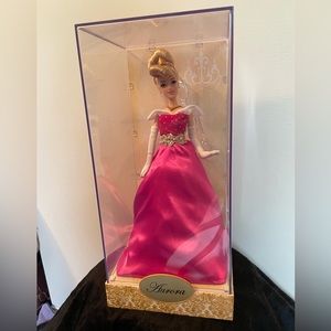 LE Rare 2011 Disney Designer Aurora